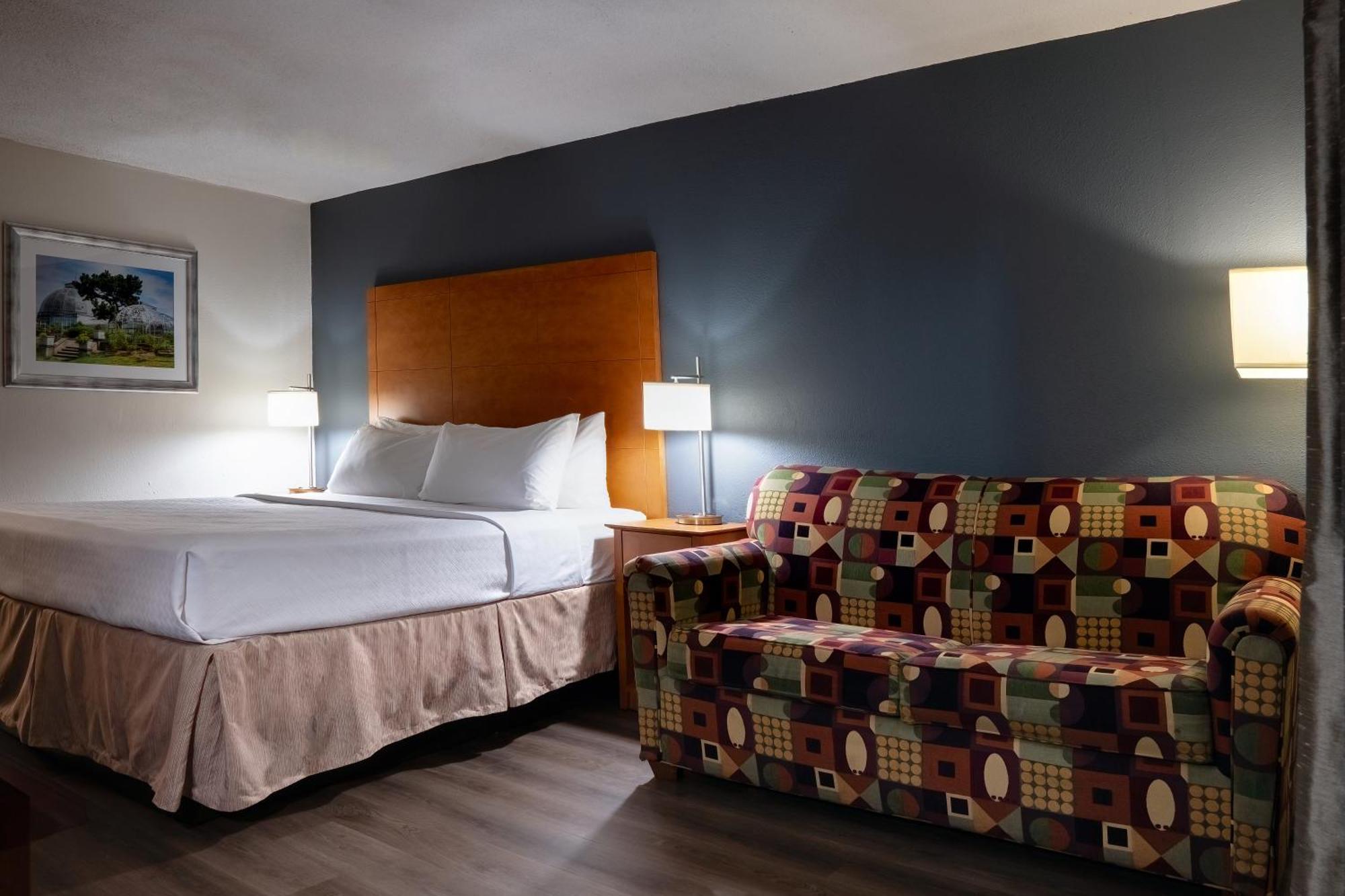 American Inn & Suites Ferndale Екстериор снимка